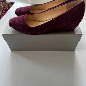 Vince Camuto 8 B Womens Mauve Suede Wedge Heels